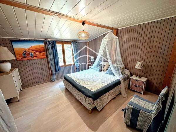 COURS DE PILE : Charmante maison 5 pièces de 151m² avec piscine et accès à la Dordogne