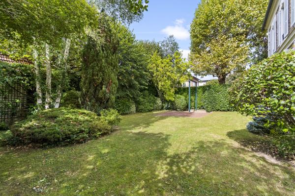 Maison 10 pièces - 320 m²