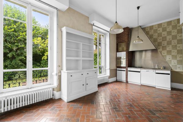 Maison 10 pièces - 320 m²