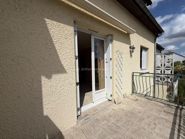Vente                                                      Maison
                        
                     5 pièces                      117 m2                     à La Chartre-sur-le-Loir