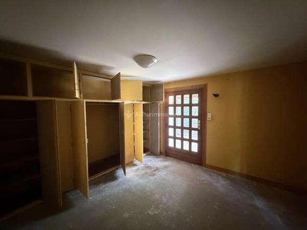 Vente                                                      Maison
                        
                     5 pièces                      117 m2                     à La Chartre-sur-le-Loir