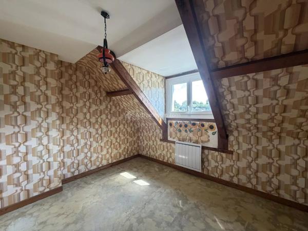 Vente                                                      Maison
                        
                     5 pièces                      117 m2                     à La Chartre-sur-le-Loir