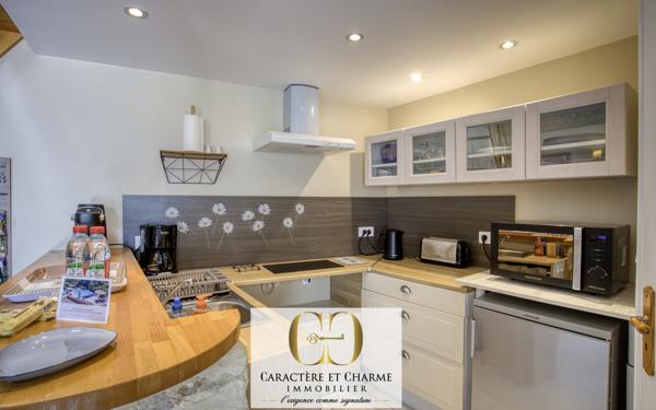 Sarlat-la-Canéda (24200) Propriété en pierre avec gîte et chambres d'hôtes - Piscine chauffée.