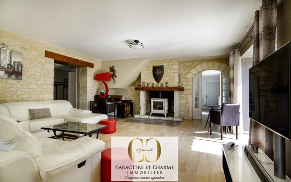 Sarlat-la-Canéda (24200) Propriété en pierre avec gîte et chambres d'hôtes - Piscine chauffée.