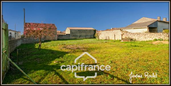 Terrain constructible à vendre de 621 m² Champigny-En-Rochereau (86) Hors lotissement
