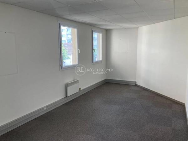 Bureau à louer à Décines-Charpieu (69150)