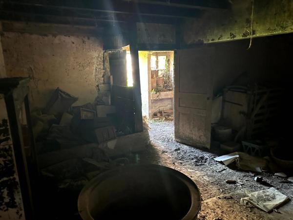 Petitemaison avec grange et jardin proche de POUILLY EN AUXOIS (21)