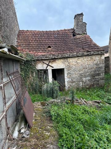 Petitemaison avec grange et jardin proche de POUILLY EN AUXOIS (21)
