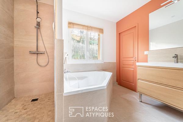 Maison Familiale rénovée sur les hauteurs de Neuville sur Saône