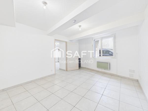 Maison de village - Gros potentiel - Roubia .