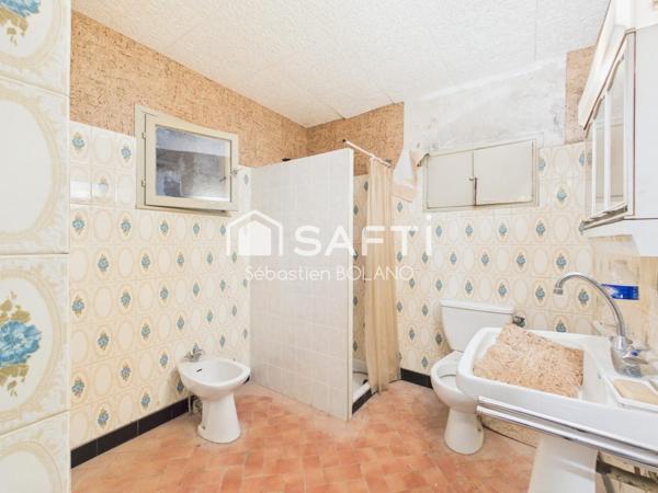 Maison de village - Gros potentiel - Roubia .