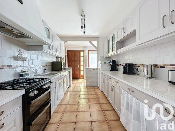 Maison de village 6 pièces de 130 m² à Guerville (78930)