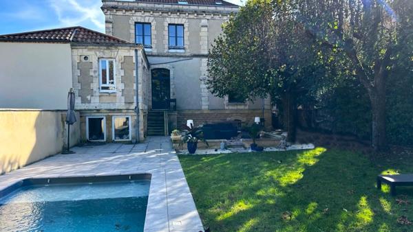 Majestueuse demeure rénovée centre ville de Bergerac