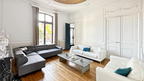 Majestueuse demeure rénovée centre ville de Bergerac