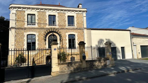 Majestueuse demeure rénovée centre ville de Bergerac