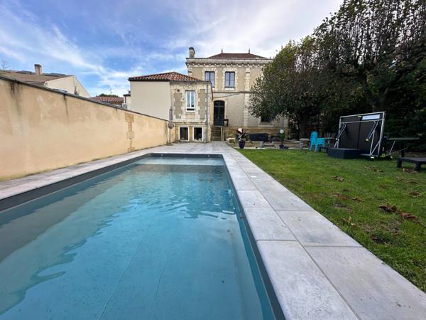 Majestueuse demeure rénovée centre ville de Bergerac