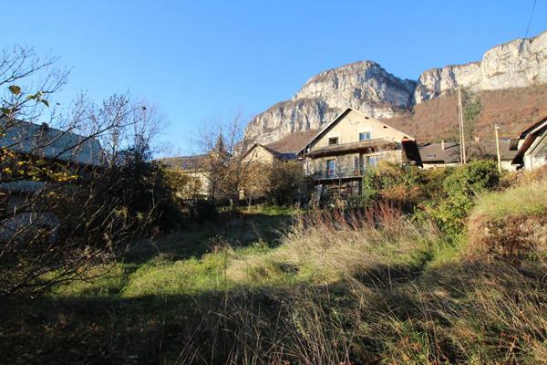 Saint-Jean-d'Arvey Terrain constructible  542 m²