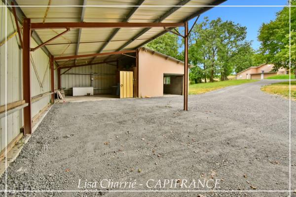 Maison à vendre 5 pièces de 137 m2 habitables sur 4017 m2 de terrain clôturé, garage, atelier, hangar et piscine proche de VIC FEZENSAC (32)