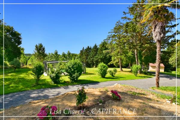 Maison à vendre 5 pièces de 137 m2 habitables sur 4017 m2 de terrain clôturé, garage, atelier, hangar et piscine proche de VIC FEZENSAC (32)