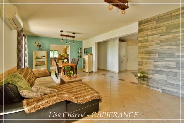 Maison à vendre 5 pièces de 137 m2 habitables sur 4017 m2 de terrain clôturé, garage, atelier, hangar et piscine proche de VIC FEZENSAC (32)