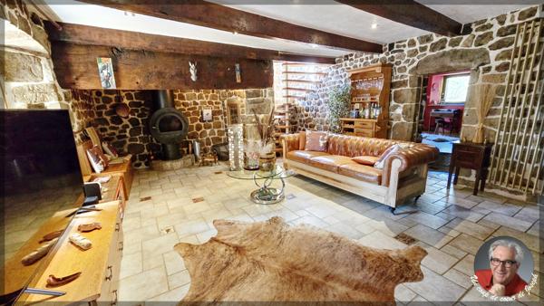 Mariac (07160) Vente prestige - Maison en pierres 290 m² - Le Cheylard - 2,6 Hectares de terrain
