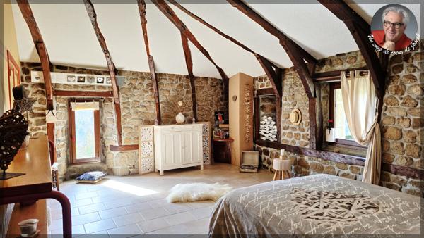 Mariac (07160) Vente prestige - Maison en pierres 290 m² - Le Cheylard - 2,6 Hectares de terrain