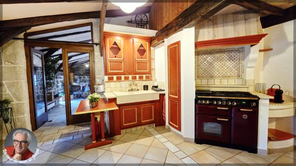 Mariac (07160) Vente prestige - Maison en pierres 290 m² - Le Cheylard - 2,6 Hectares de terrain