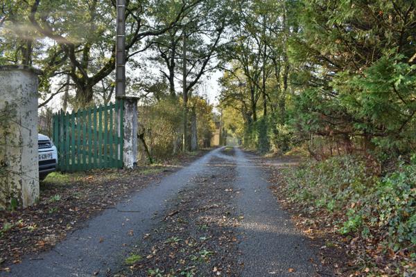 Terrain à vendre NON CONSTRUCTIBLE de 4 554,00 m² CASTRES (81)