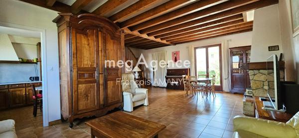 Maison à Dommartin, 69380 - 7 pièces 154m²