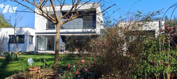 Villa d'exception au cœur de Vertou avec vue dégagée