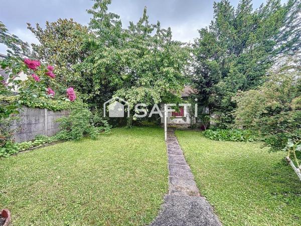 Quartier du PETIT ROBINSON, au calme avec beau jardin arboré