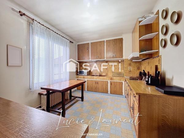 Quartier du PETIT ROBINSON, au calme avec beau jardin arboré