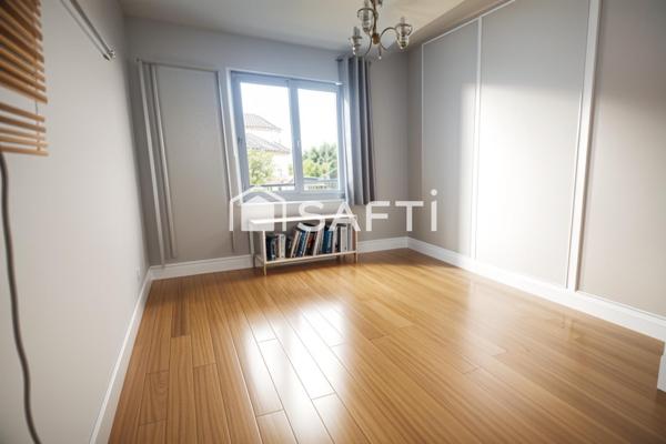 Quartier du PETIT ROBINSON, au calme avec beau jardin arboré