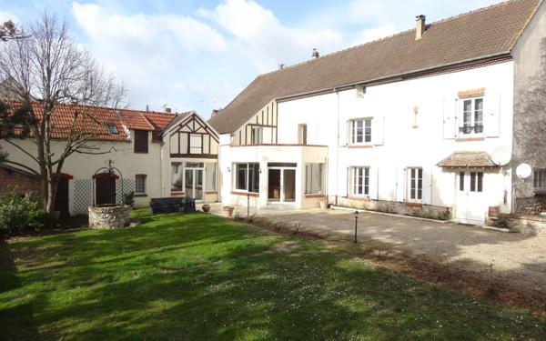 Maison à louer    7 pièces • 242,28 m2 Dampmart