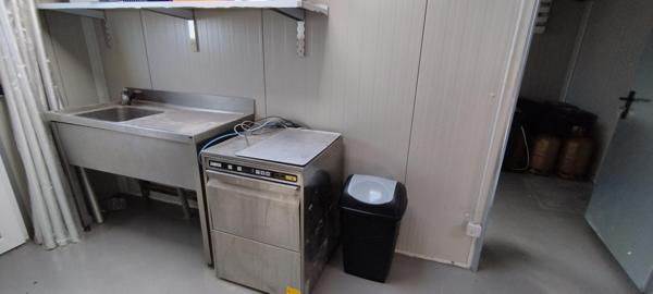 Restaurant bord de plage et camping