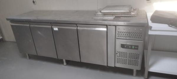 Restaurant bord de plage et camping