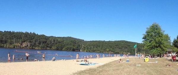 Restaurant bord de plage et camping