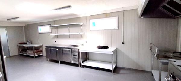 Restaurant bord de plage et camping