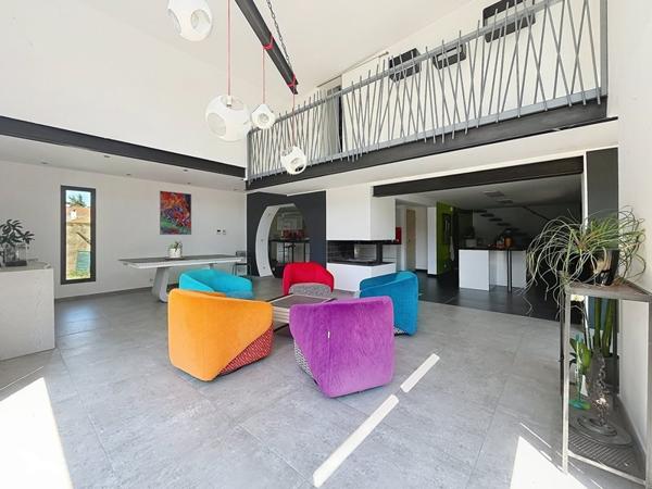 Maison 820 000 € Saint-Jean-de-Védas 10 p 240 m² DPE A