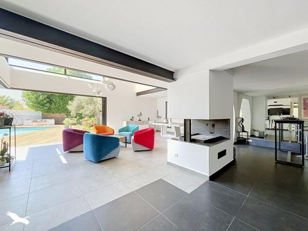 Maison 820 000 € Saint-Jean-de-Védas 10 p 240 m² DPE A