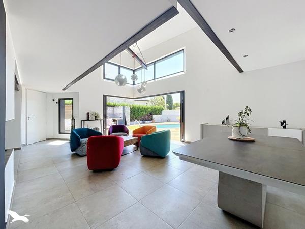 Maison 820 000 € Saint-Jean-de-Védas 10 p 240 m² DPE A