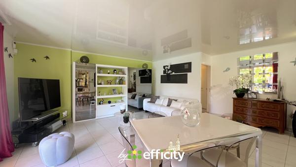 Appartement
         3 pièces
        - 76 m² Bien prestige 450 000 € *