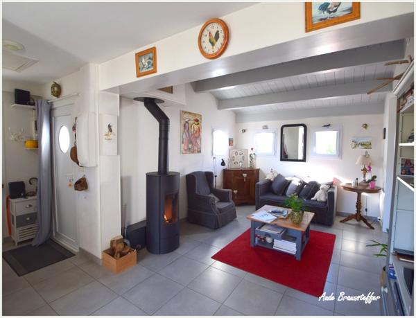 Maison à vendre 5 pièces LE BOIS PLAGE EN RE (17) de plain pied en parfait état à 2' de la plage et du centre ville