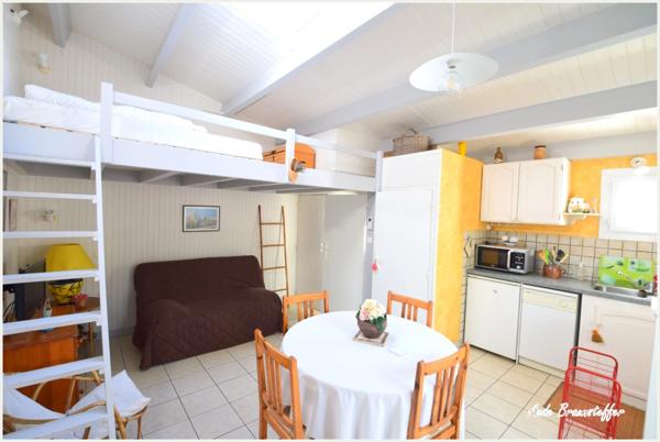 Maison à vendre 5 pièces LE BOIS PLAGE EN RE (17) de plain pied en parfait état à 2' de la plage et du centre ville