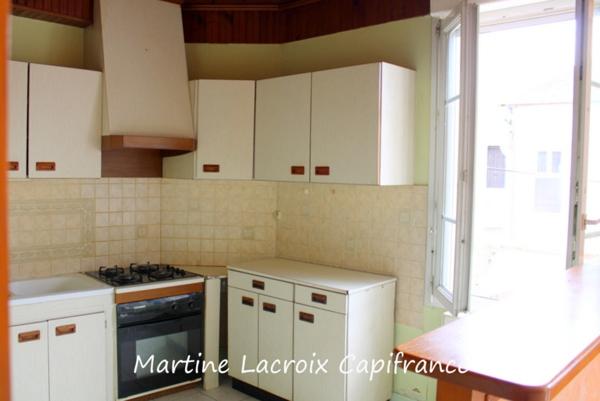 Dpt Sarthe (72), à vendre LA FERTE BERNARD LOCAL DE 100M² ET MAISON P4 de 72 m² - Terrain de 179,00 m²