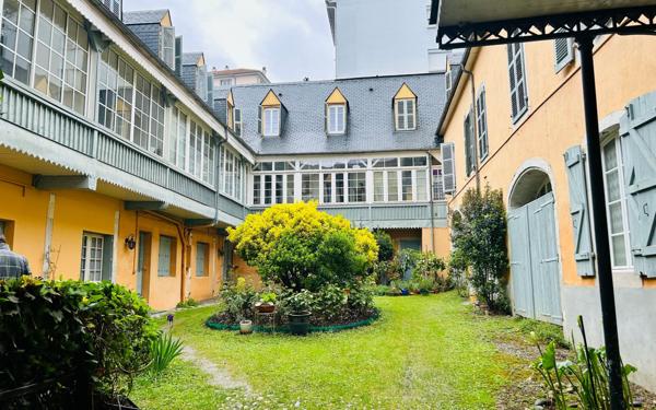 Appartement à vendre    3 pièces • 65,86 m2 Pau