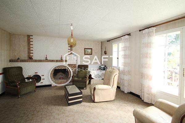 Bâtisse avec 2 habitations - 3 hangars – Dépendances