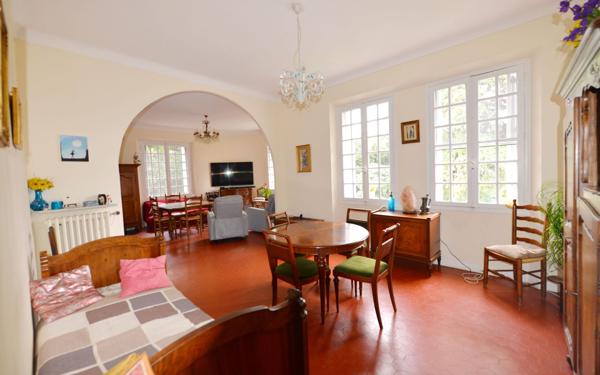 Maison à vendre    6 pièces • 211,54 m2 Grasse