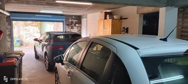 Pézenas (34120) 7 minutes de Pézenas. Superbe maison rénovée avec très grand garage et grand patio.