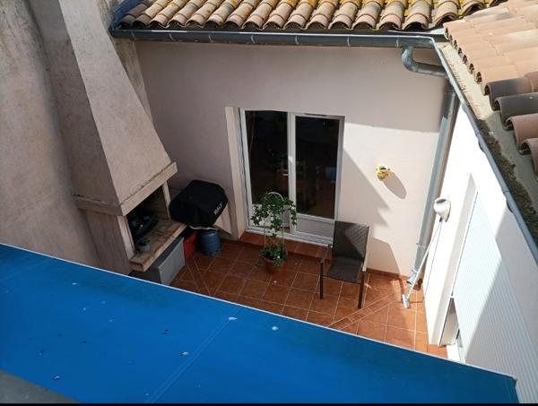 Pézenas (34120) 7 minutes de Pézenas. Superbe maison rénovée avec très grand garage et grand patio.